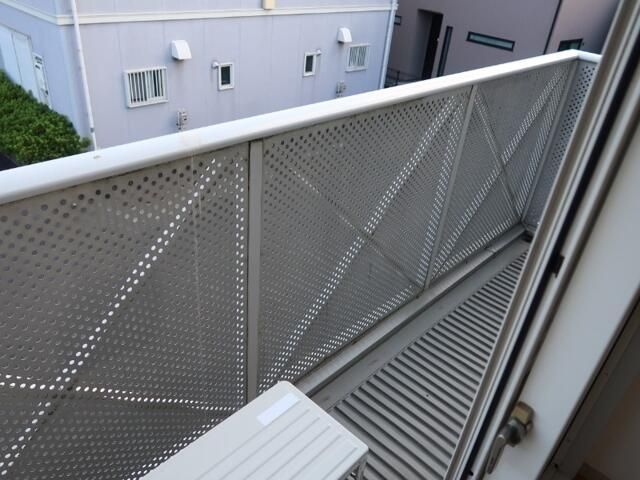 ��ʌ��������܎s������厚����O�̃A�p�[�g�̃o���R�j�[