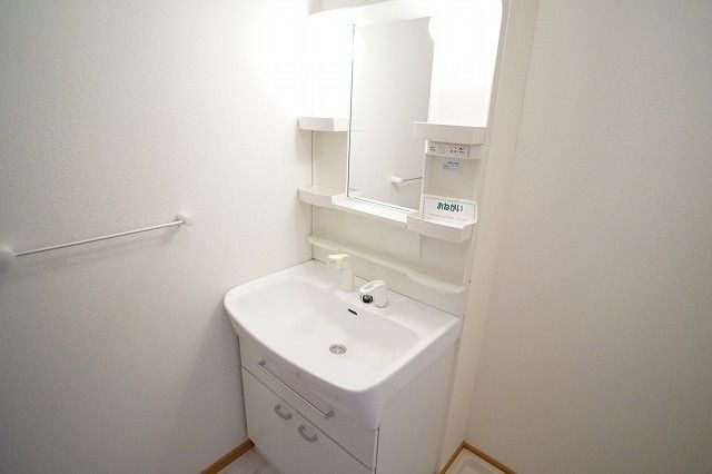 ��ʌ��k�����S�ɓޒ����h��S���ڂ̃A�p�[�g�̐��ʏ�