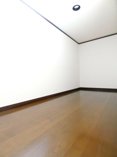 ��ʌ�����s�厚�����̃A�p�[�g�̂��̑������E�X�y�[�X