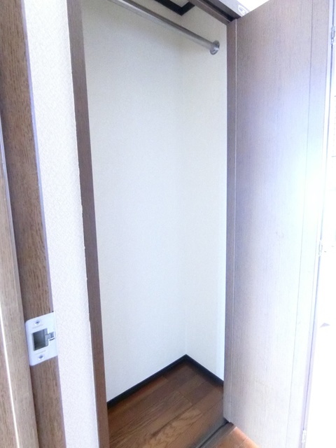 ��ʌ�����s�厚�����̃A�p�[�g�̎��[