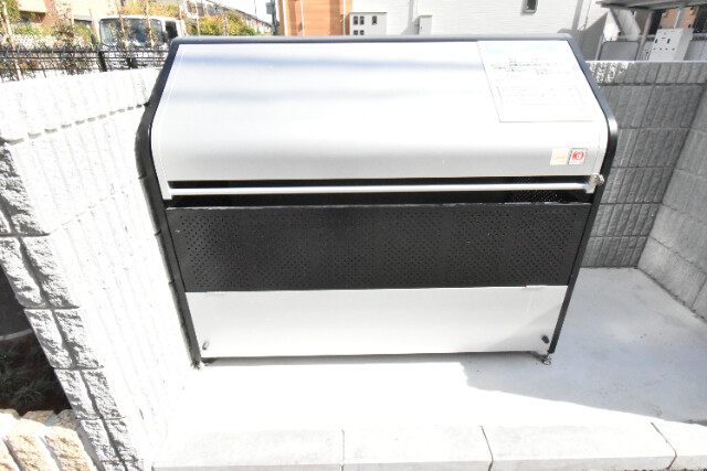 ��ʌ������s�������̃A�p�[�g�̂��̑�