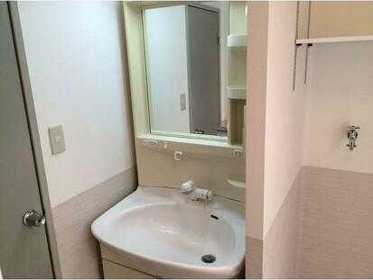 ��ʌ�����s�厚�ؑ]�C�̃A�p�[�g�̐��ʏ�