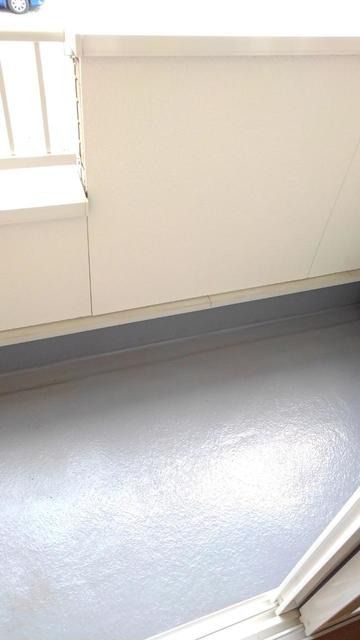 ��ʌ��������܎s��΋�{���Q���ڂ̃A�p�[�g�̃o���R�j�[