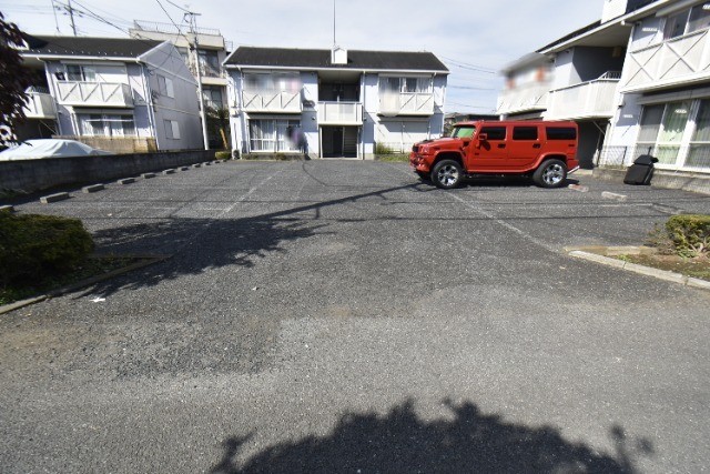 ��ʌ��������܎s������厚����O�̃A�p�[�g�̒��ԏ�