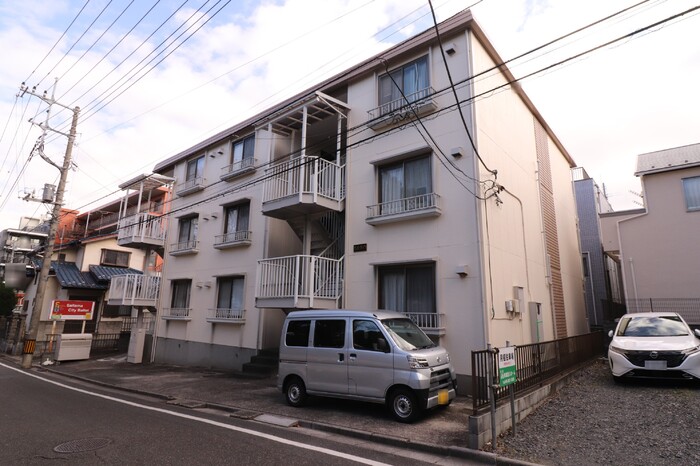 ��ʌ��������܎s�΋擌�Y�a�Q���ڂ̃A�p�[�g�̌����O��