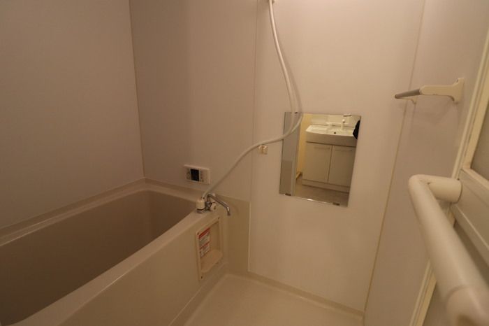 ��ʌ��������܎s�΋擌�Y�a�Q���ڂ̃A�p�[�g�̃o�X