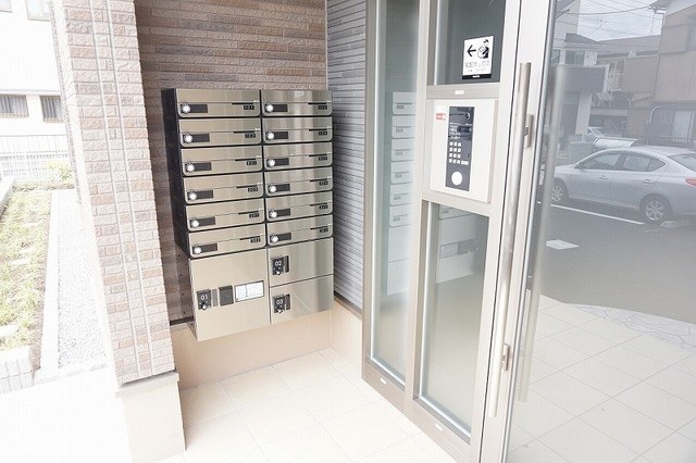 ��ʌ�����s�厚��|�̃A�p�[�g�̃G���g�����X