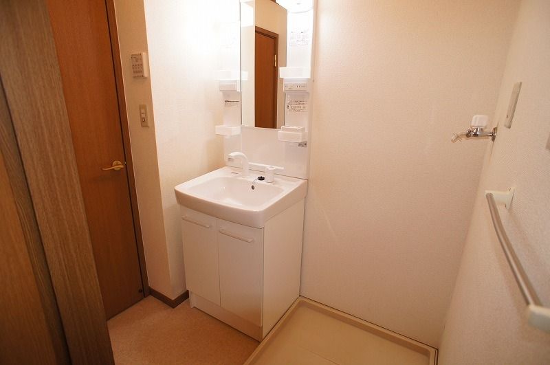 ��ʌ�����s���ԂP���ڂ̃A�p�[�g�̐��ʏ�