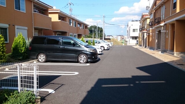 ��ʌ��������܎s����厚�w��̃A�p�[�g�̒��ԏ�