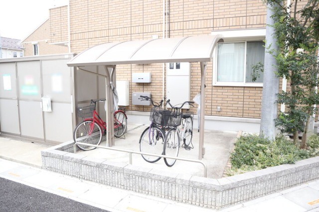 ��ʌ�����s�厚�ΐ_�̃A�p�[�g�̂��̑�