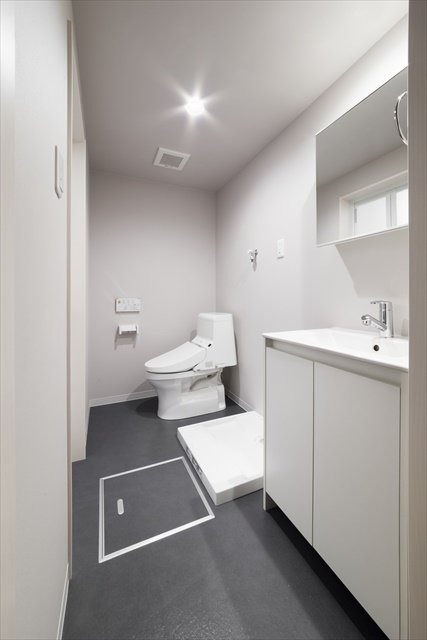 ��ʌ��������܎s�΋�����T���ڂ̃A�p�[�g�̐��ʏ�