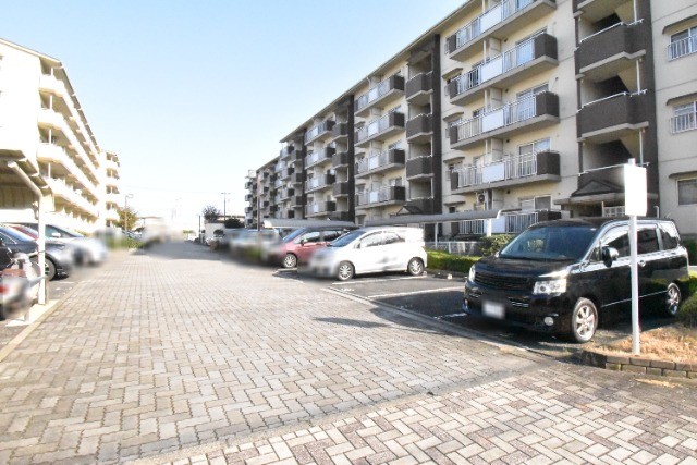 ��ʌ��������܎s�������J�V���ڂ̃}���V�����̒��ԏ�