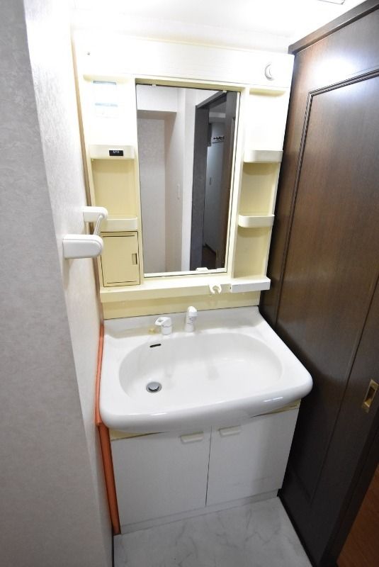 ��ʌ��������܎s�k��听���S���ڂ̃}���V�����̐��ʏ�