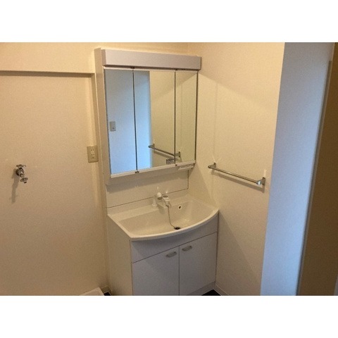 ��ʌ��������܎s��{��听���R���ڂ̃}���V�����̐��ʏ�