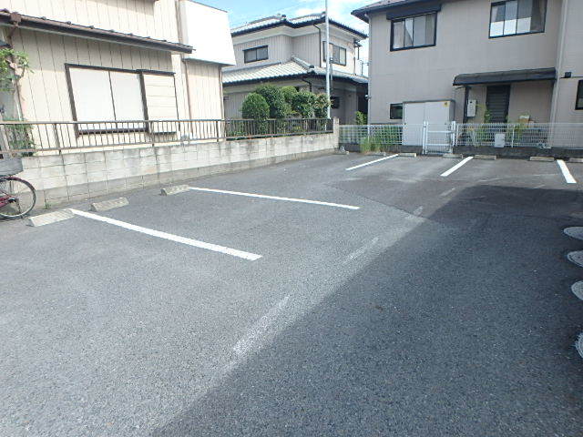 ��ʌ��������܎s������厚�쒆��̃A�p�[�g�̒��ԏ�