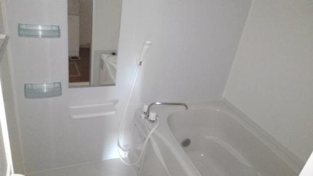 ��ʌ������s���X���ڂ̃A�p�[�g�̃o�X