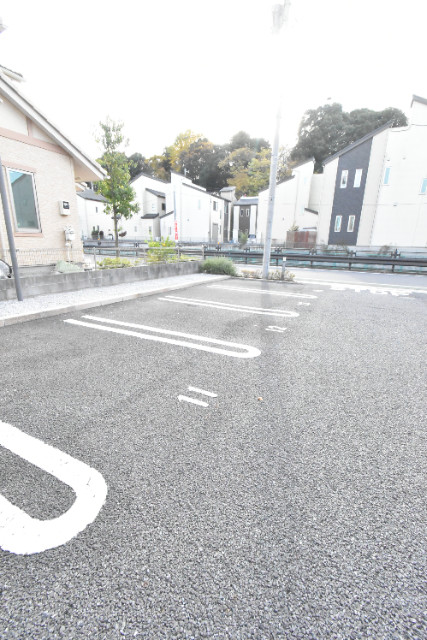 ��ʌ��������܎s�΋�����U���ڂ̃A�p�[�g�̒��ԏ�