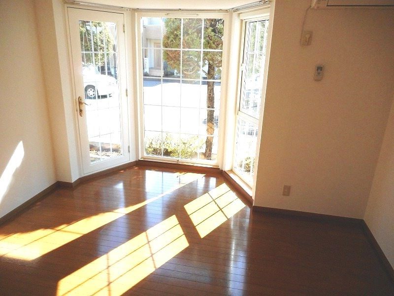 ��ʌ�����s�厚�����̃A�p�[�g�̋��ԁE���r���O