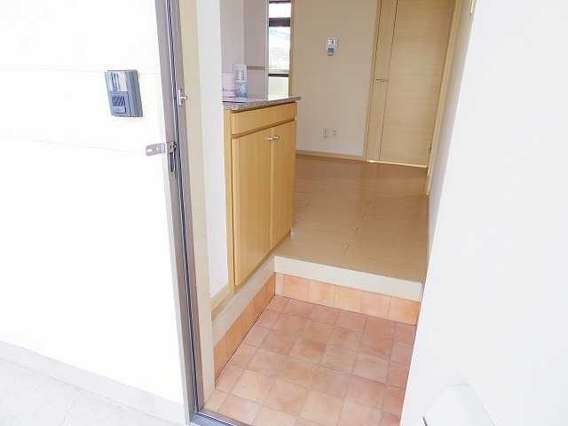 ��ʌ�����s�����R���ڂ̃A�p�[�g�̌���