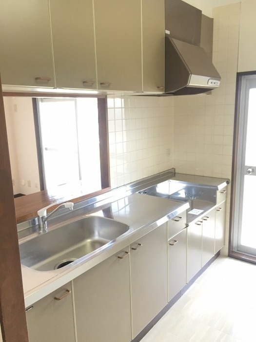 ��ʌ��������܎s�΋擌�Y�a�Q���ڂ̃}���V�����̃L�b�`��