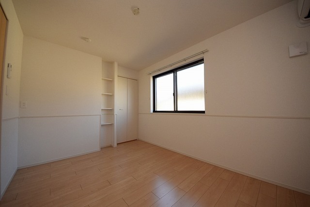 ��ʌ�����s������U���ڂ̃A�p�[�g�̂��̑������E�X�y�[�X