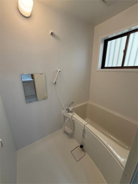 ��ʌ�����s������P���ڂ̃A�p�[�g�̃o�X