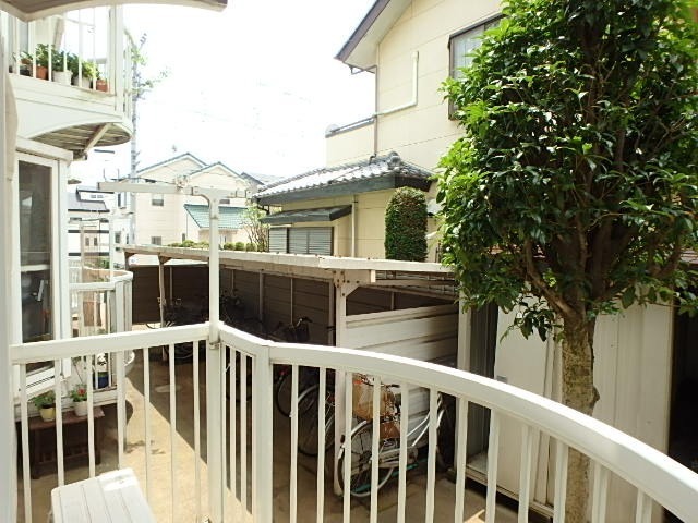 ��ʌ��������܎s�������a�c���P���ڂ̃A�p�[�g�̃o���R�j�[