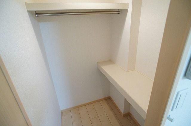 ��ʌ�����s�씵���J�T���ڂ̃}���V�����̎��[