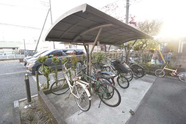 ��ʌ��������܎s����O���U���ڂ̃e���X�n�E�X�̂��̑�