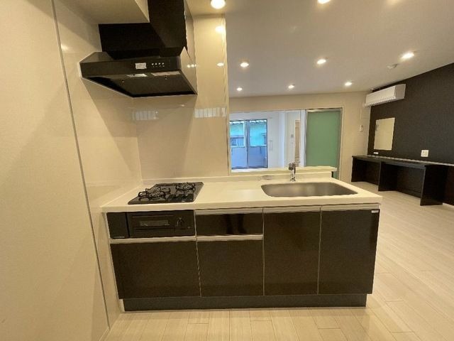 ��ʌ��������܎s���搼��{�Q���ڂ̃A�p�[�g�̃L�b�`��