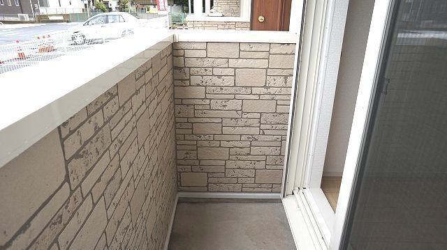 ��ʌ��k�����S�ɓޒ��h�S���ڂ̃A�p�[�g�̃o���R�j�[