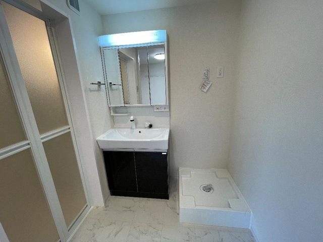 ��ʌ��������܎s���搼��{�Q���ڂ̃A�p�[�g�̐��ʏ�