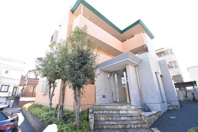 ��ʌ��������܎s�k��y�C���Q����100-3�̃A�p�[�g�̌����O��