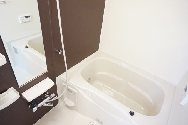 ��ʌ��k�����S�ɓޒ��厚�����̃A�p�[�g�̃o�X