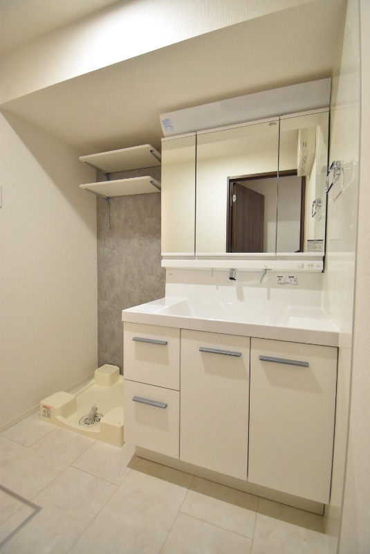 ��ʌ��z�J�s��z�J�R���ڂ̃A�p�[�g�̐��ʏ�