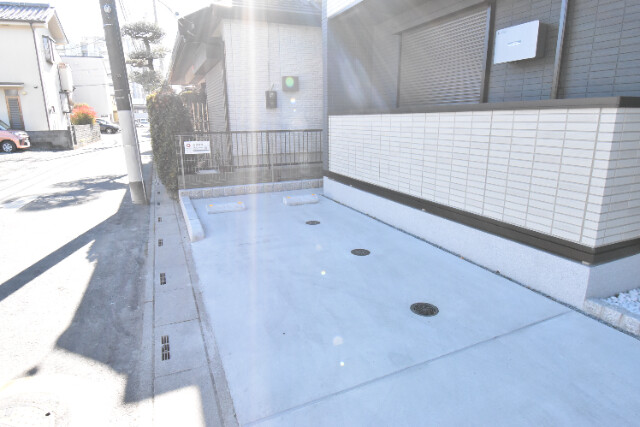 ��ʌ��z�J�s��z�J�R���ڂ̃A�p�[�g�̒��ԏ�