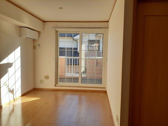 ��ʌ������s�����̃A�p�[�g�̋��ԁE���r���O