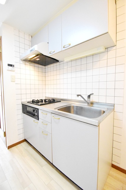 ��ʌ��������܎s��{��x�̓����Q���ڂ̃}���V�����̃L�b�`��