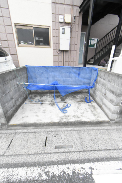 ��ʌ��������܎s�����擌��{�U���ڂ̃A�p�[�g�̂��̑�