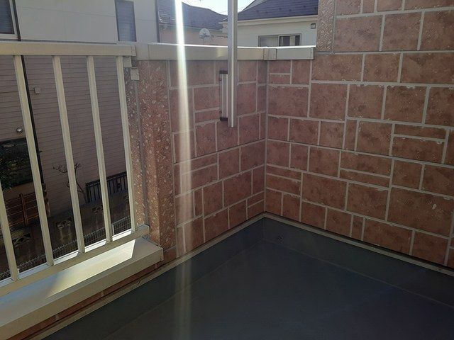 ��ʌ������s�����̃A�p�[�g�̃o���R�j�[