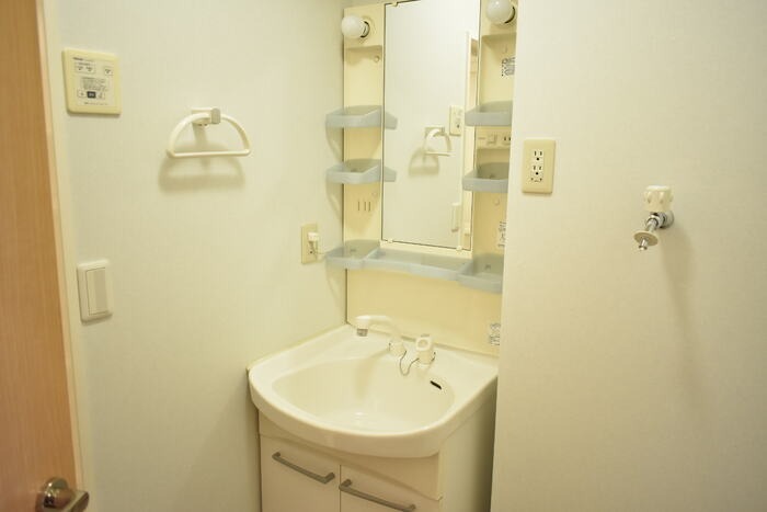 ��ʌ��������܎s����厚���V�n�̃A�p�[�g�̐��ʏ�