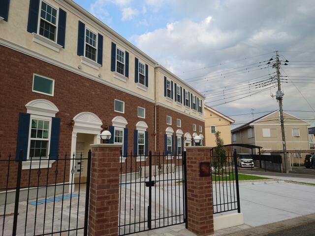 ��ʌ������s���v��̃A�p�[�g�̃G���g�����X