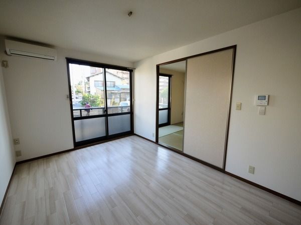 ��ʌ��������܎s�k��~�͒��̃A�p�[�g�̋��ԁE���r���O