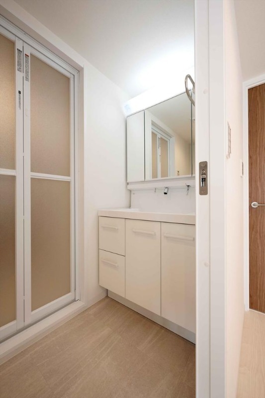 ��ʌ���z�s�厚���Ԃ̃}���V�����̐��ʏ�