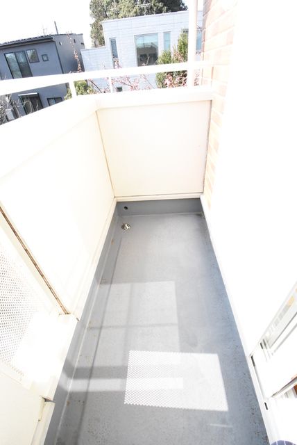 ��ʌ��������܎s������厚�䑠�̃A�p�[�g�̃o���R�j�[