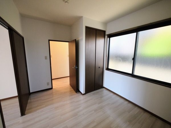 ��ʌ��������܎s�k��~�͒��̃A�p�[�g�̂��̑������E�X�y�[�X