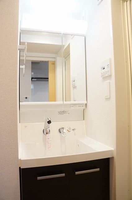 ��ʌ��������܎s�΋�����S���ڂ̃}���V�����̐��ʏ�