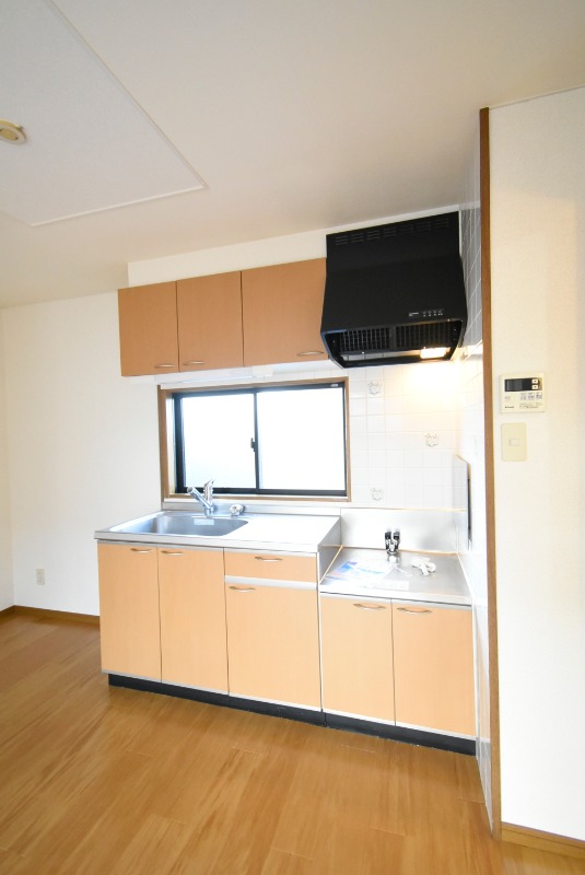 ��ʌ�����s�厚�����̃A�p�[�g�̃L�b�`��