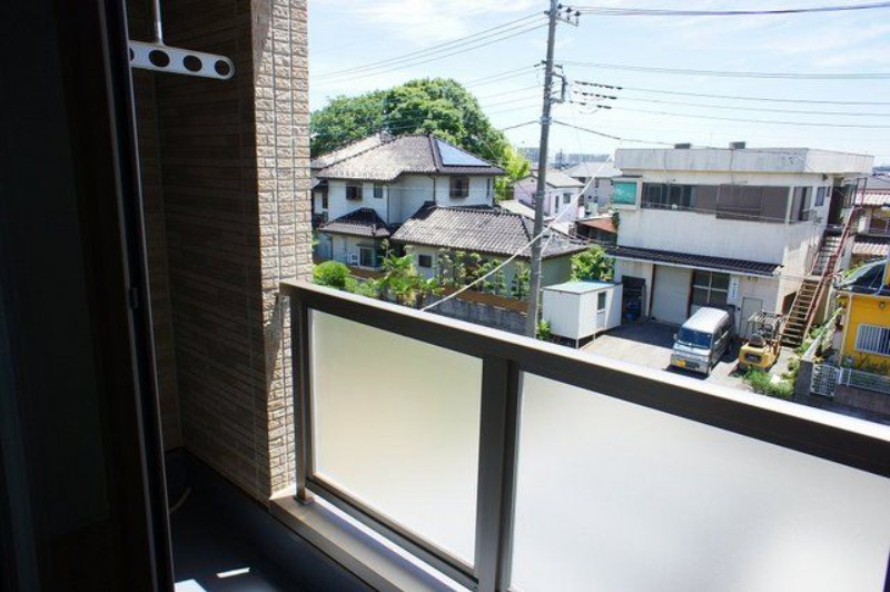 ��ʌ��z�J�s�听���Q���ڂ̃A�p�[�g�̃o���R�j�[