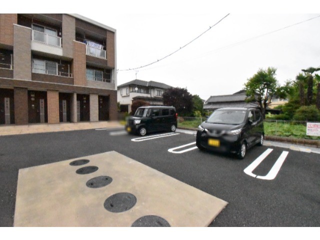 ��ʌ��z�J�s�听���Q���ڂ̃A�p�[�g�̒��ԏ�